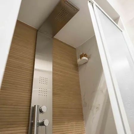 Worldwidesuites * Neapol